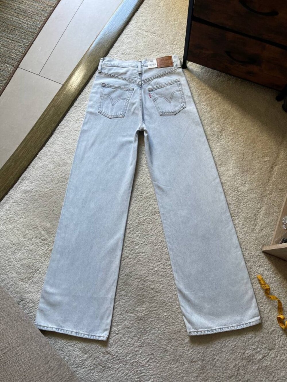 NWT Levi’s Premium Ribcage Wide Leg High Rise Women’s Jeans Size 26/32 - Picture 11 of 13